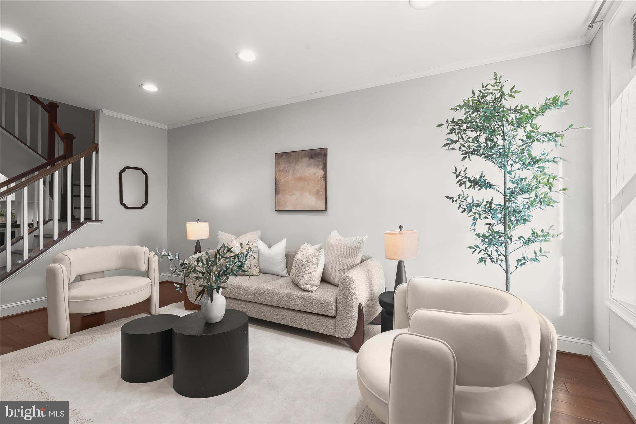 LOCUST POINT - Residential