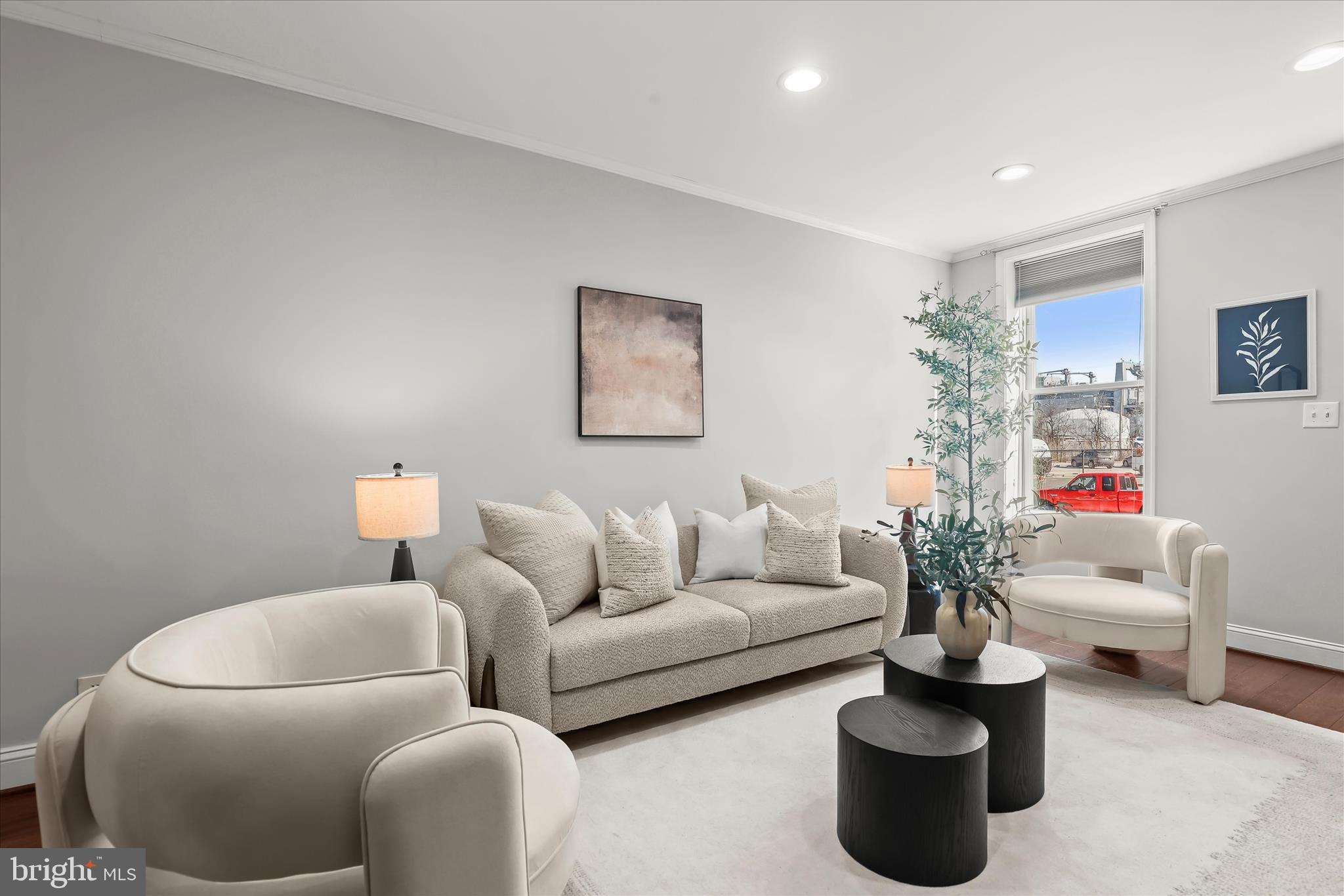 LOCUST POINT - Residential