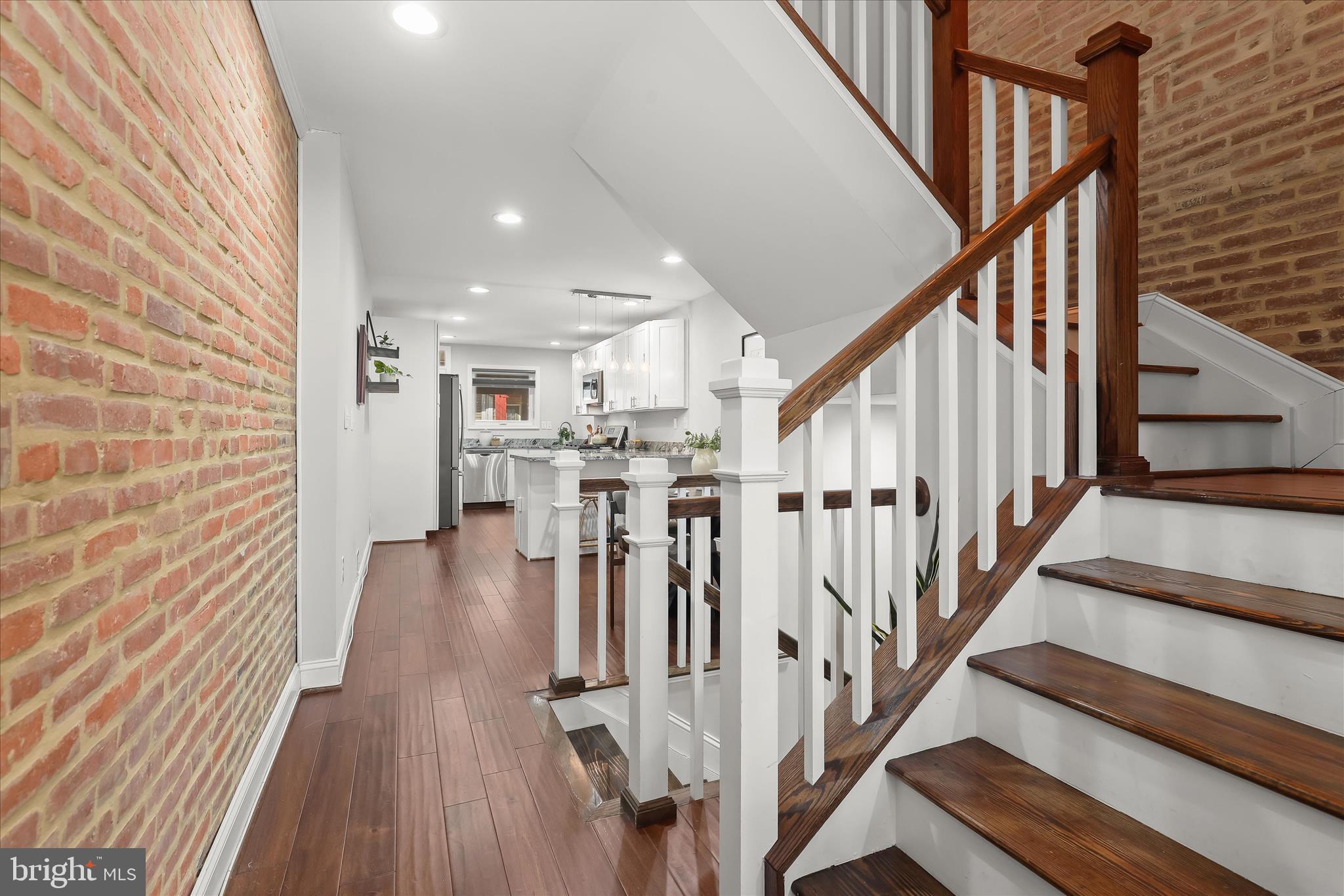 LOCUST POINT - Residential