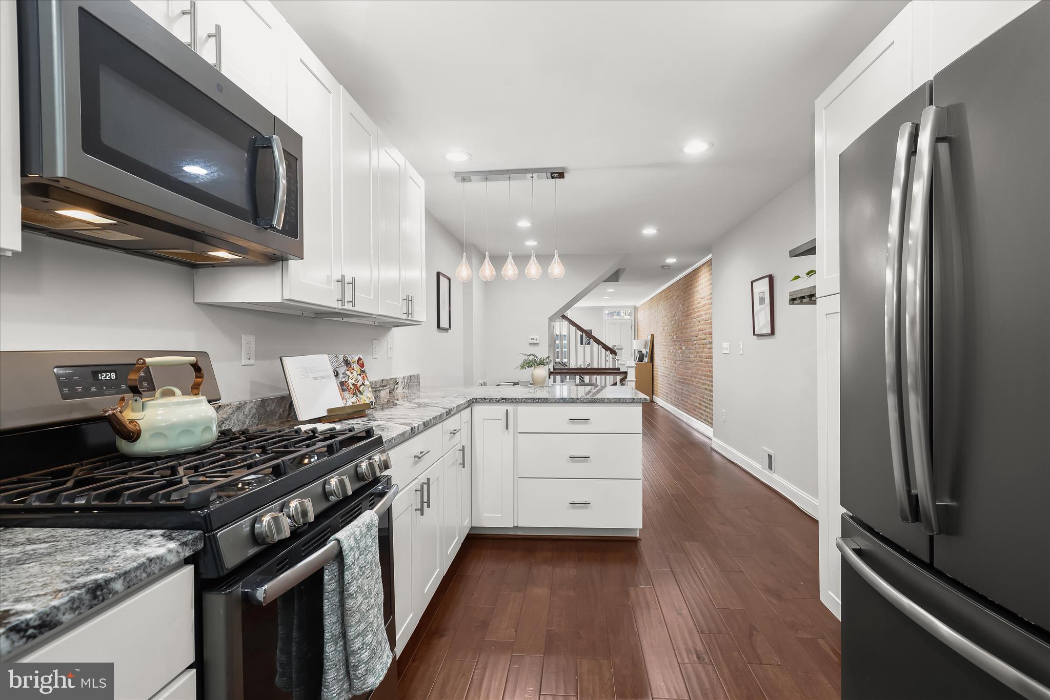 LOCUST POINT - Residential