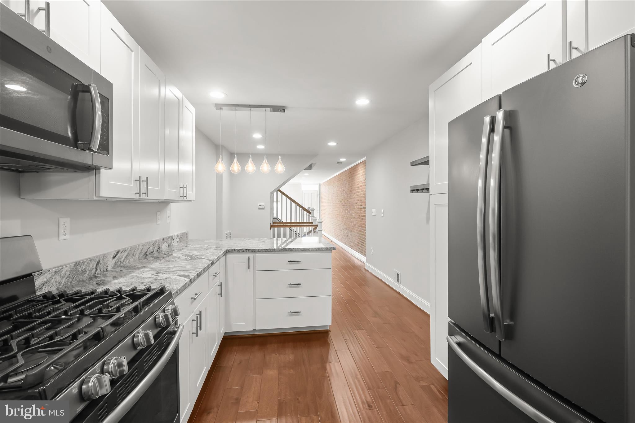 LOCUST POINT - Residential