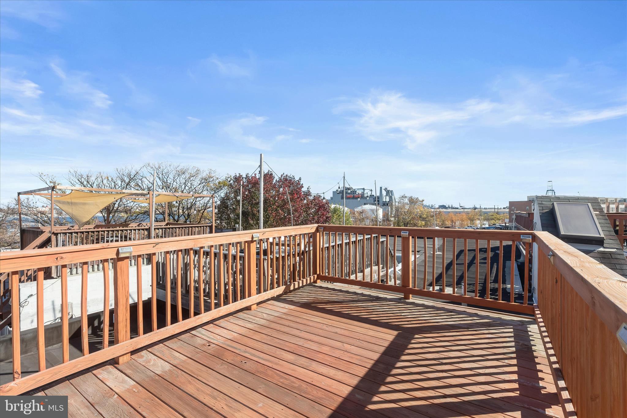 LOCUST POINT - Residential