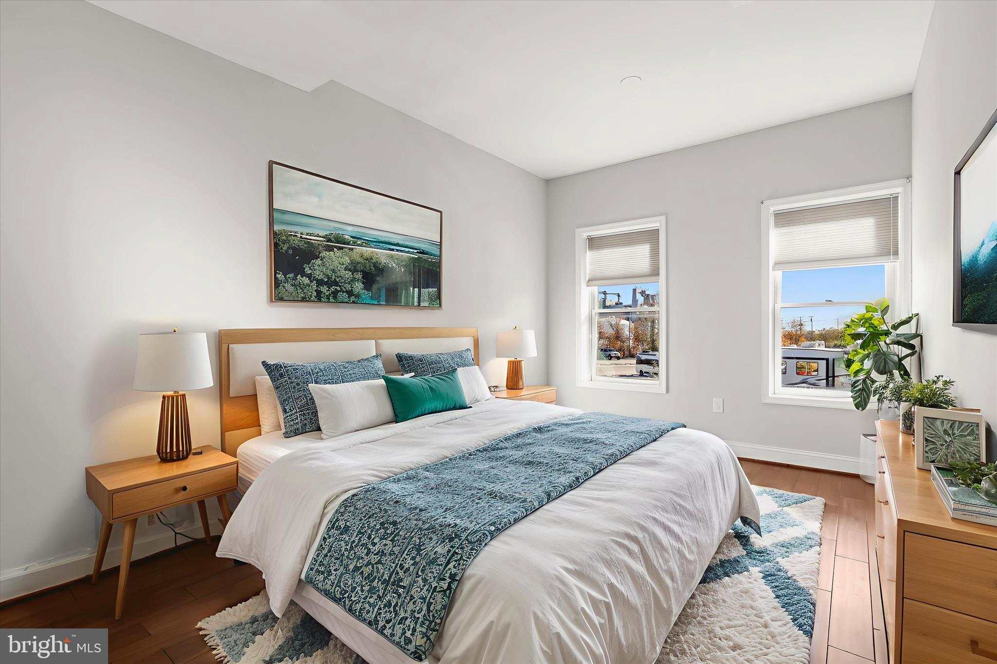 LOCUST POINT - Residential