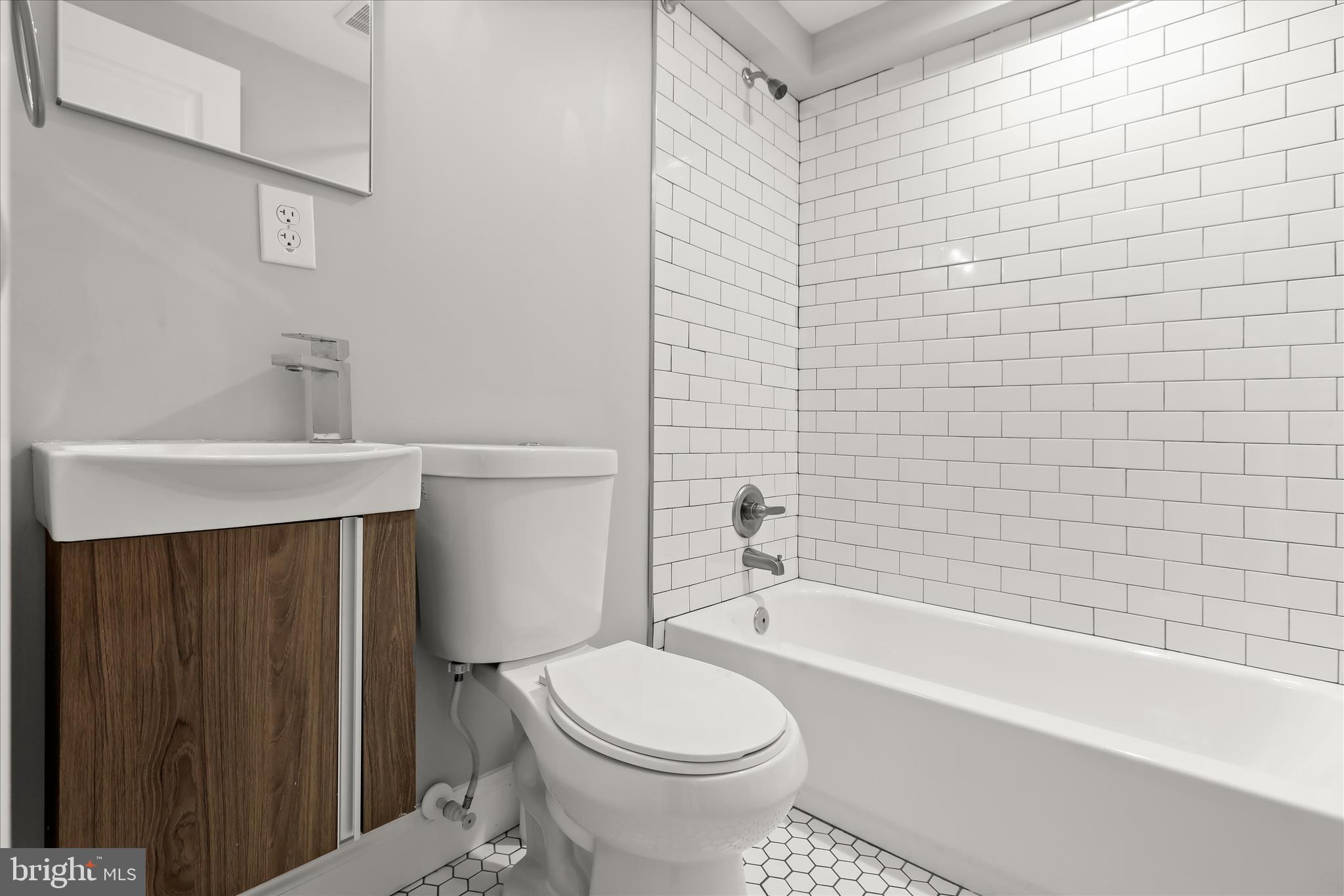 LOCUST POINT - Residential