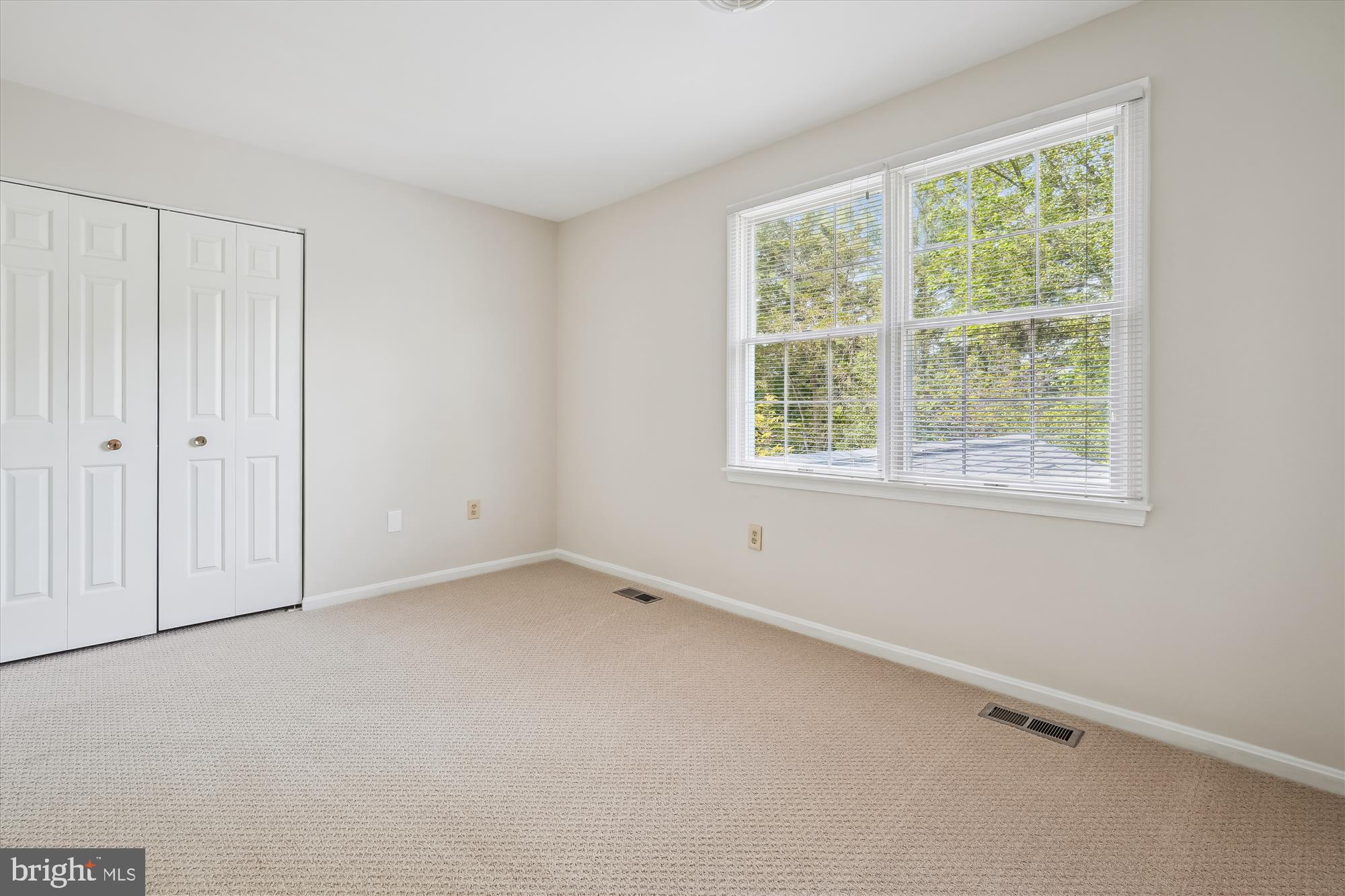 NAPLES MANOR - Residential