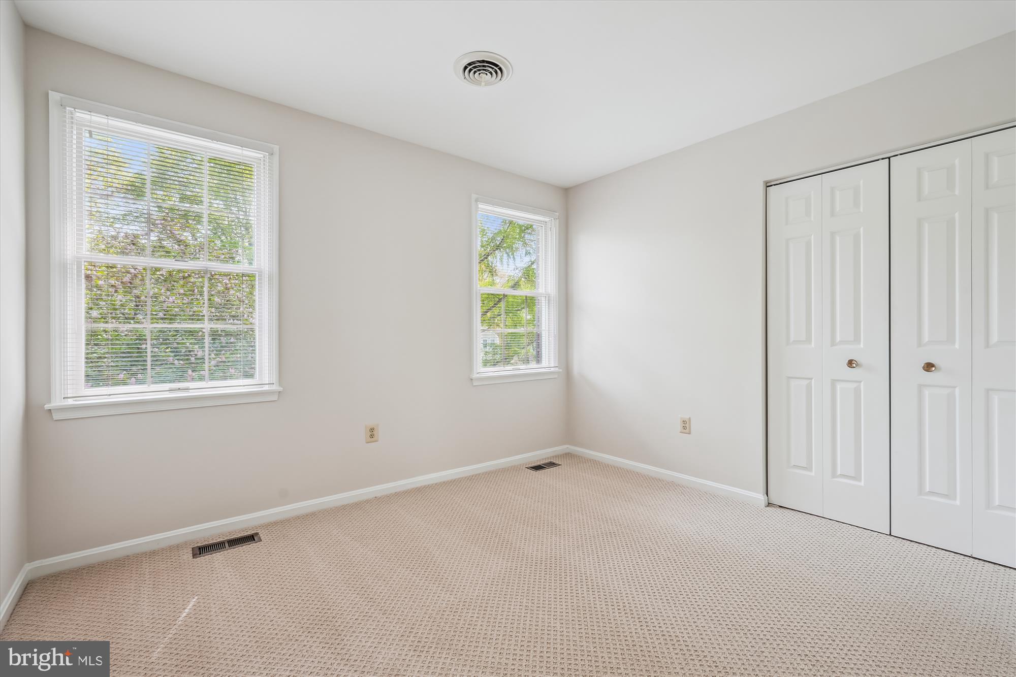 NAPLES MANOR - Residential