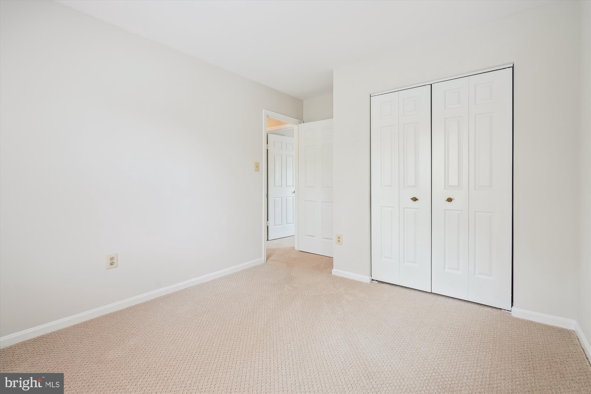 NAPLES MANOR - Residential