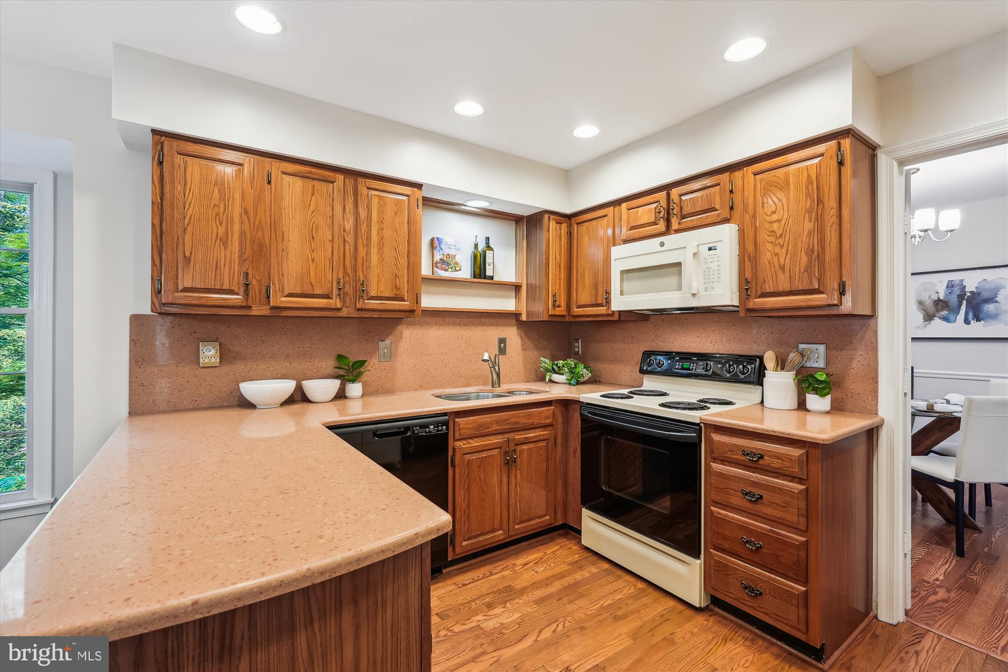 NAPLES MANOR - Residential