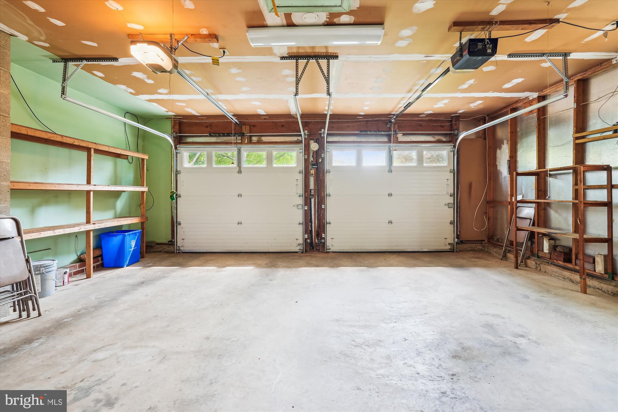 NAPLES MANOR - Residential