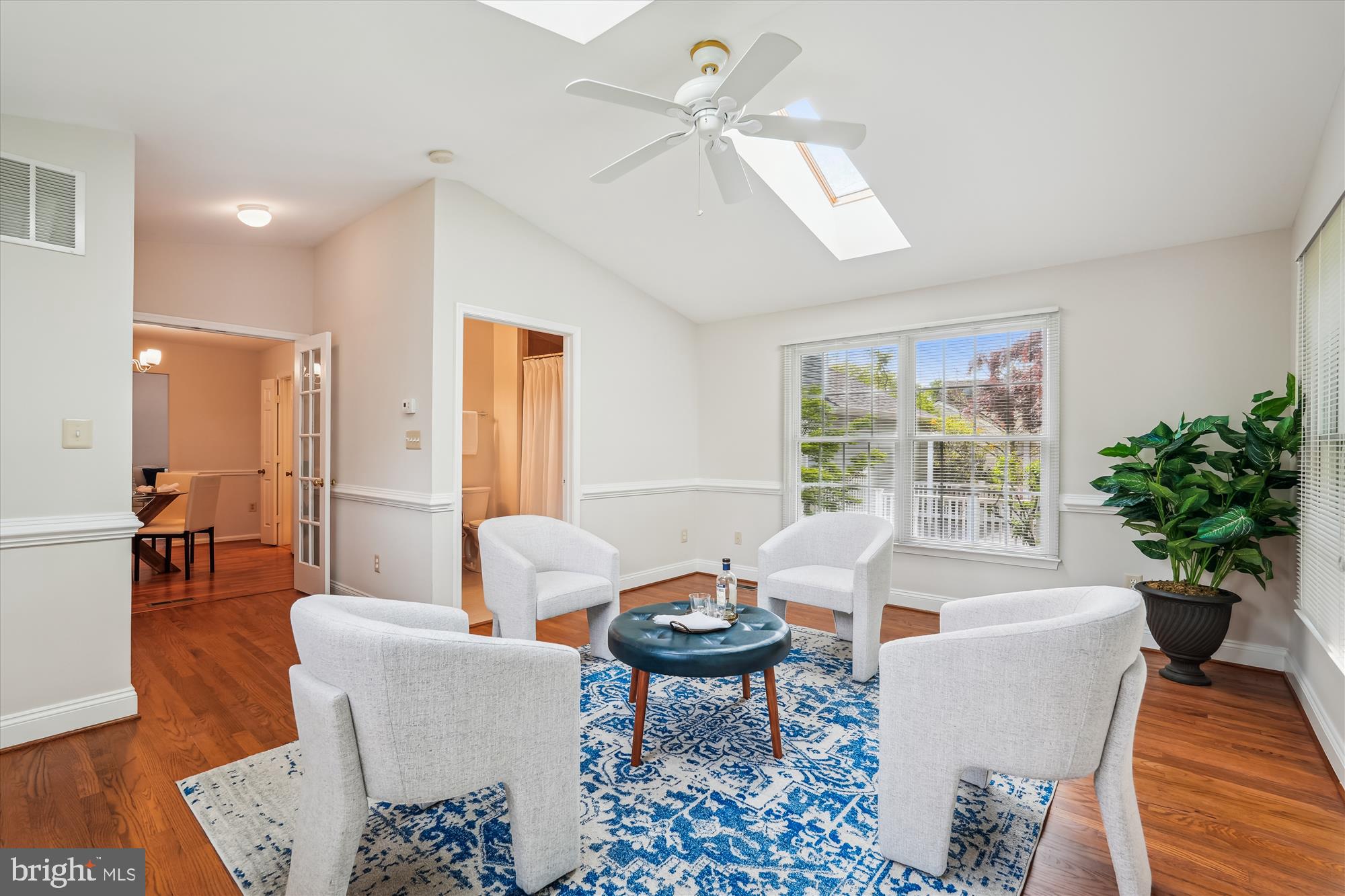 NAPLES MANOR - Residential