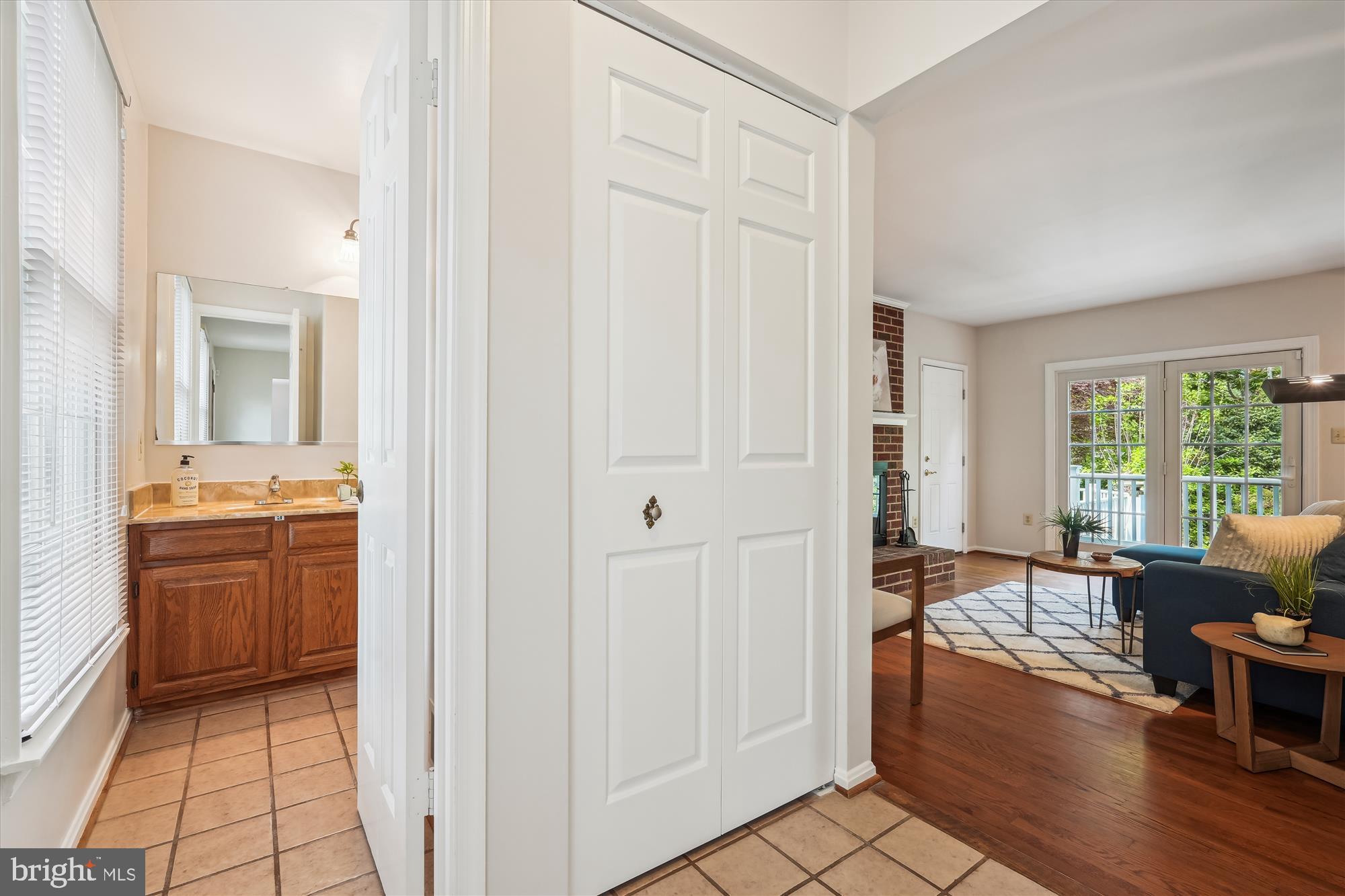 NAPLES MANOR - Residential