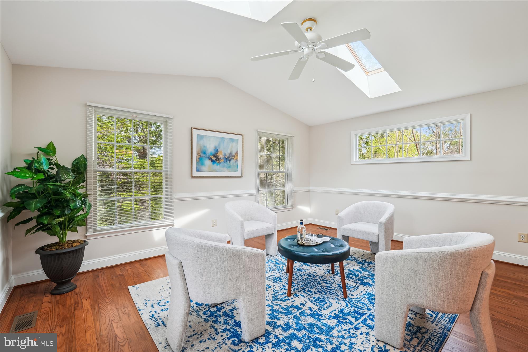 NAPLES MANOR - Residential