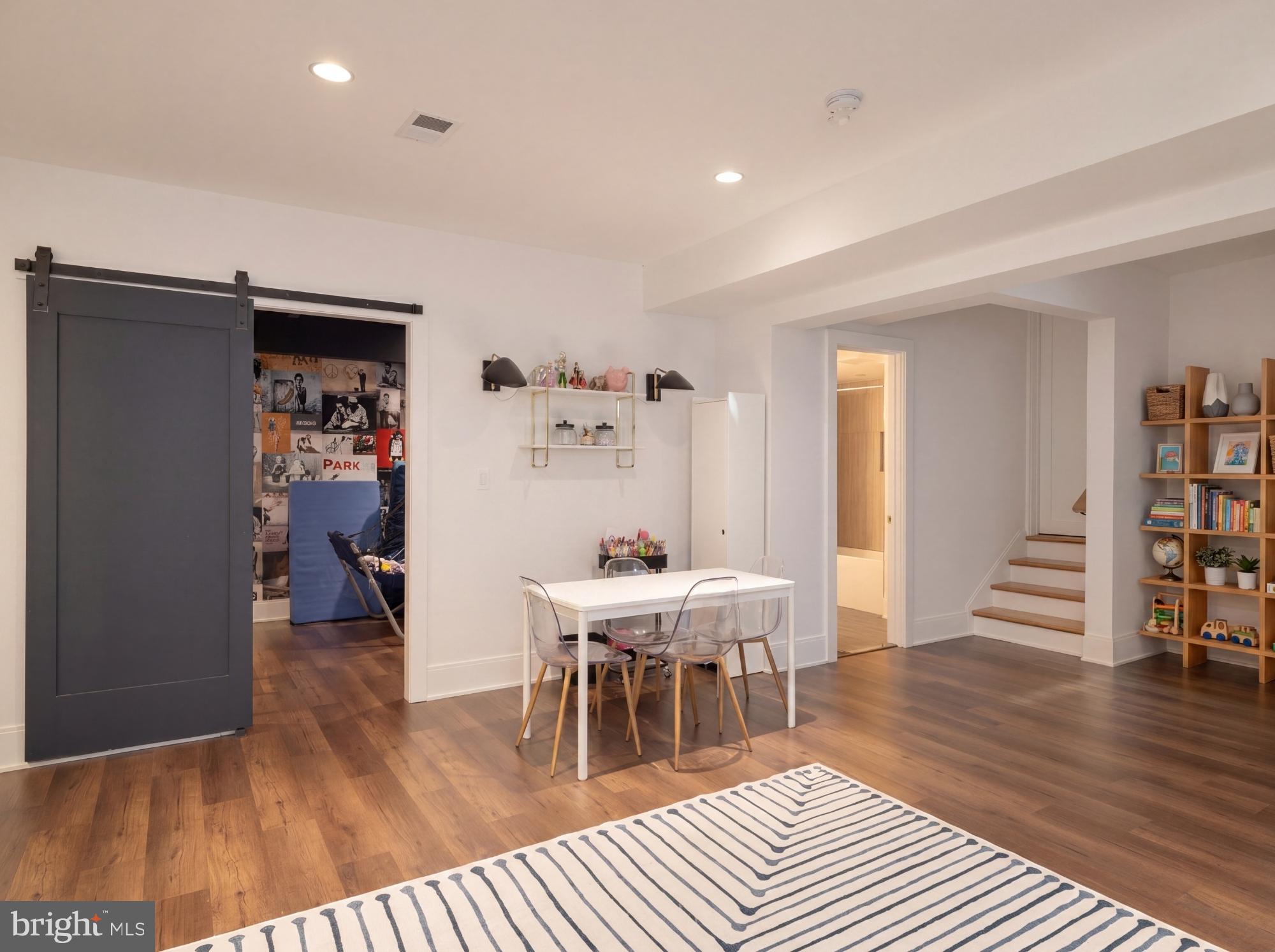 CHEVY CHASE - Residential