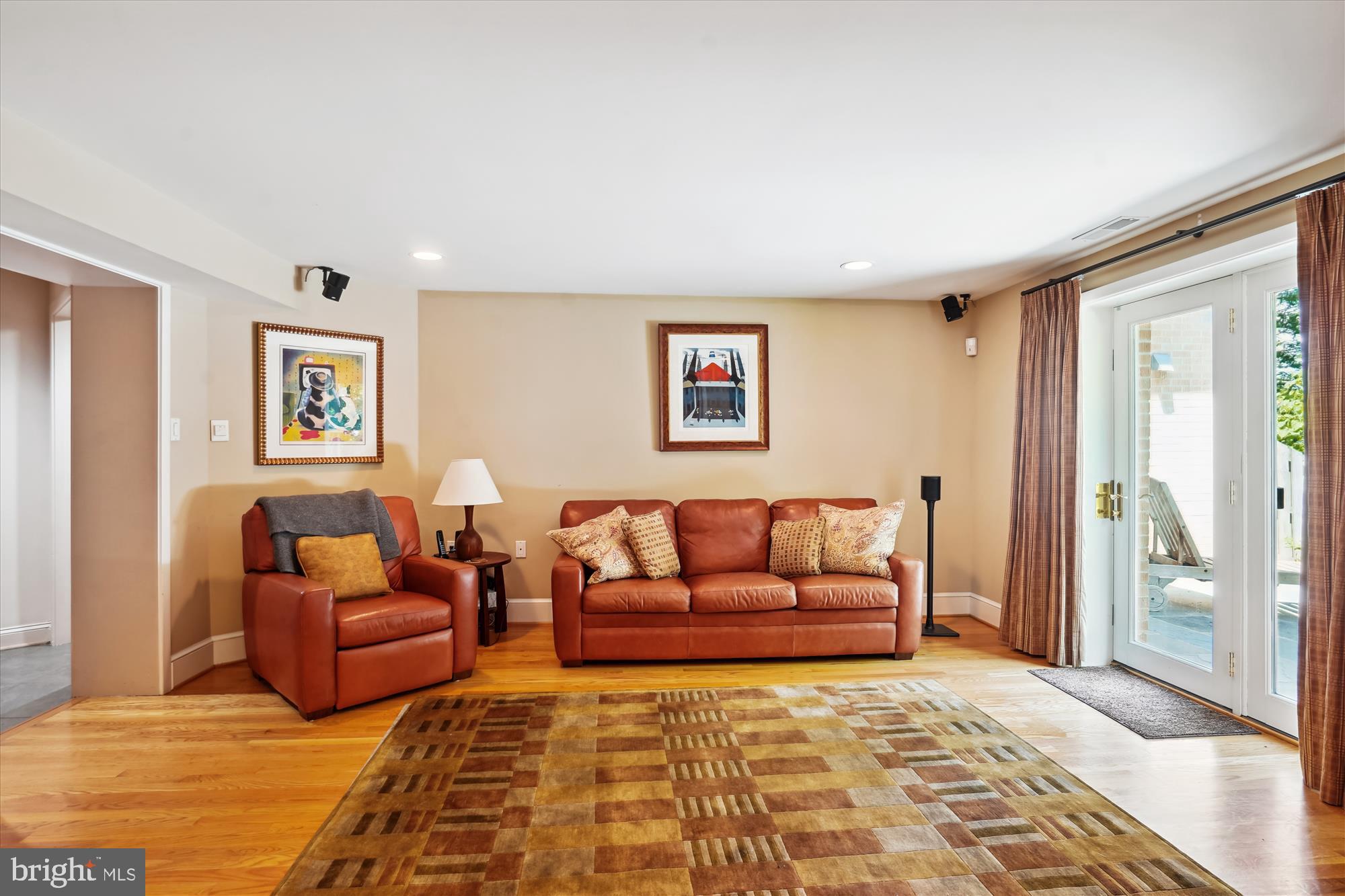 LAKE BARCROFT - Residential