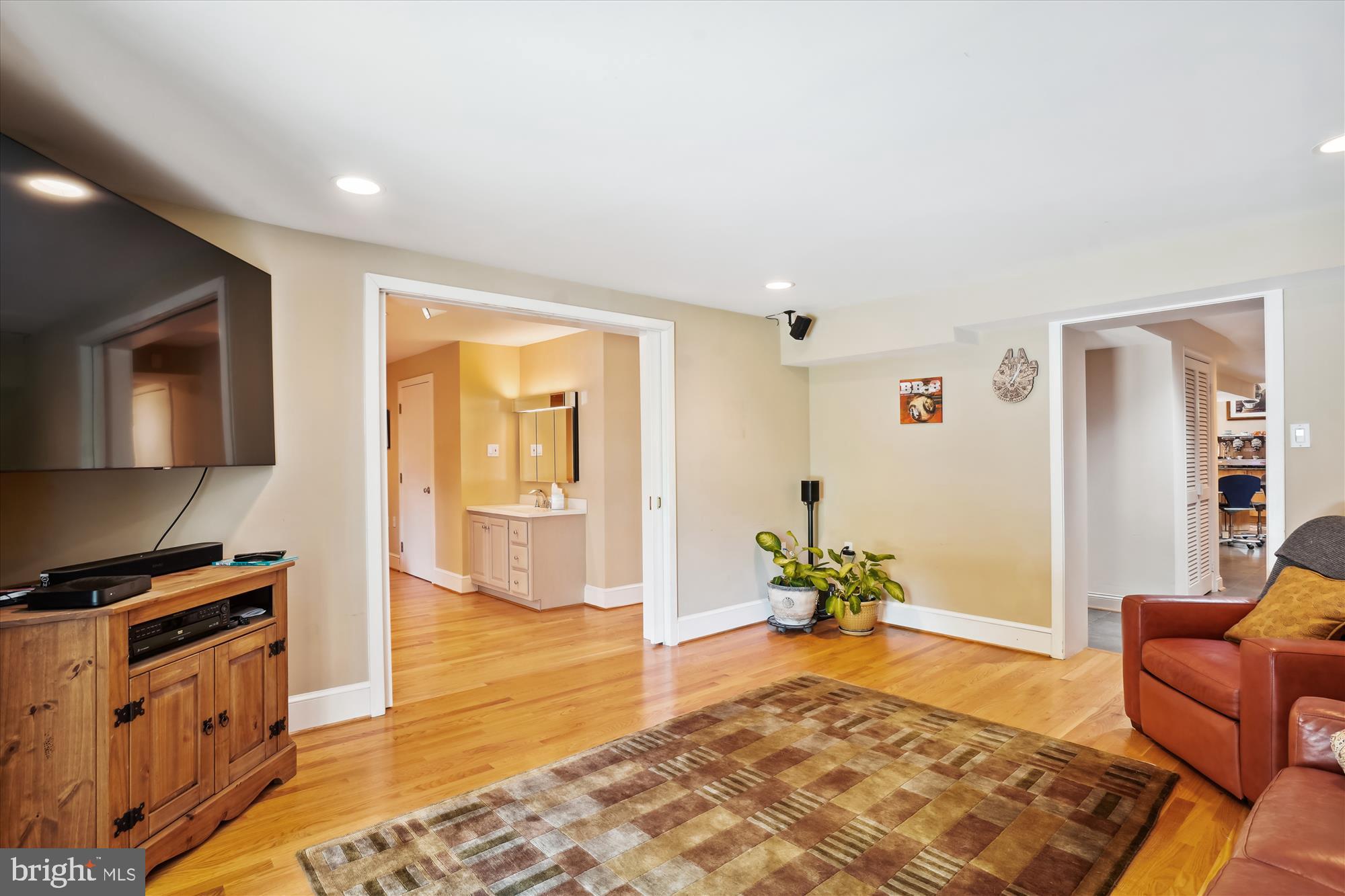 LAKE BARCROFT - Residential