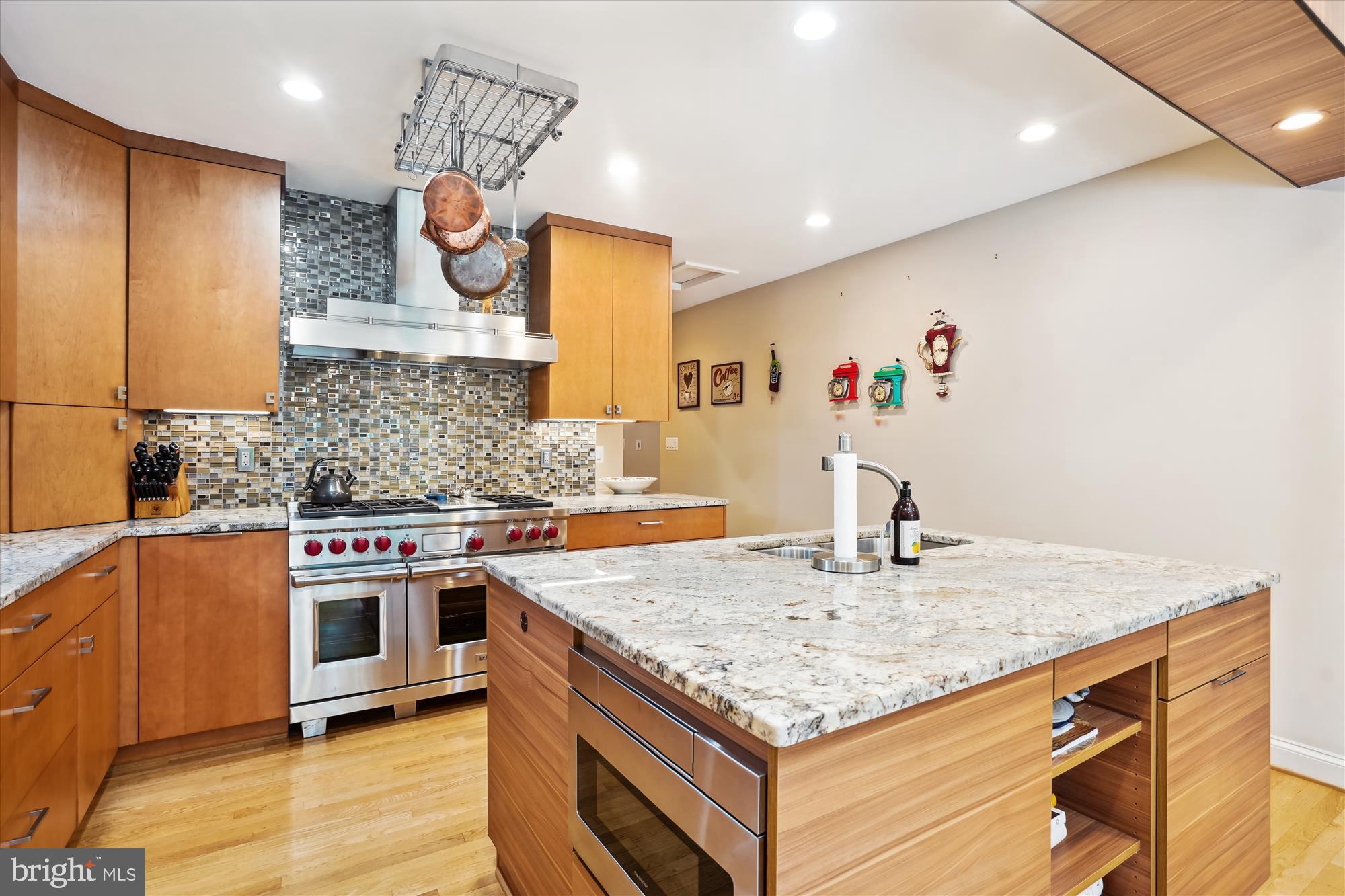 LAKE BARCROFT - Residential