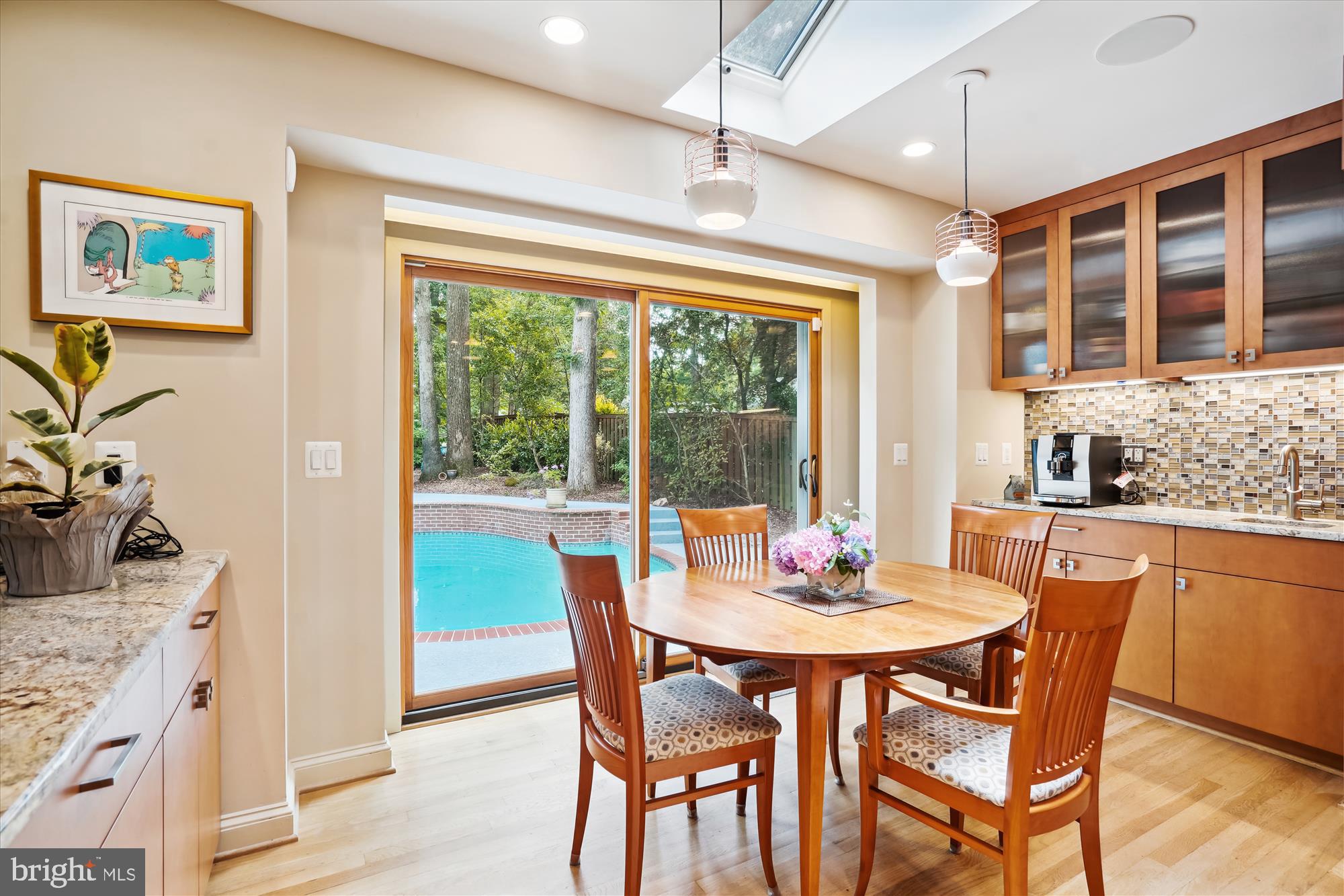 LAKE BARCROFT - Residential