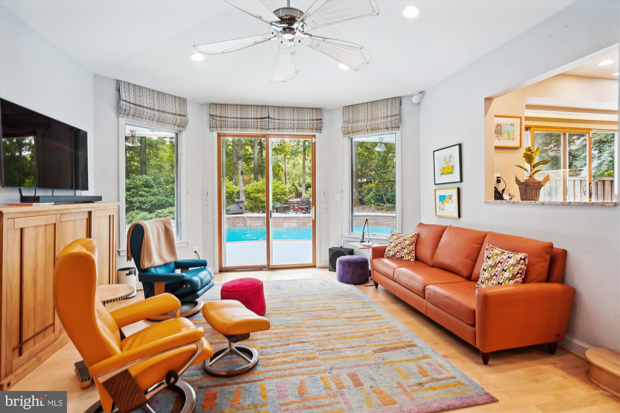 LAKE BARCROFT - Residential