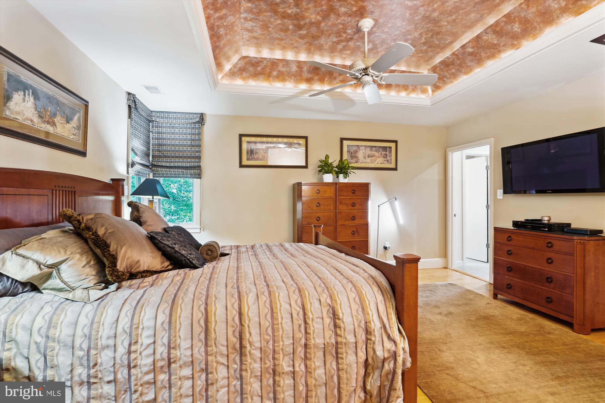 LAKE BARCROFT - Residential