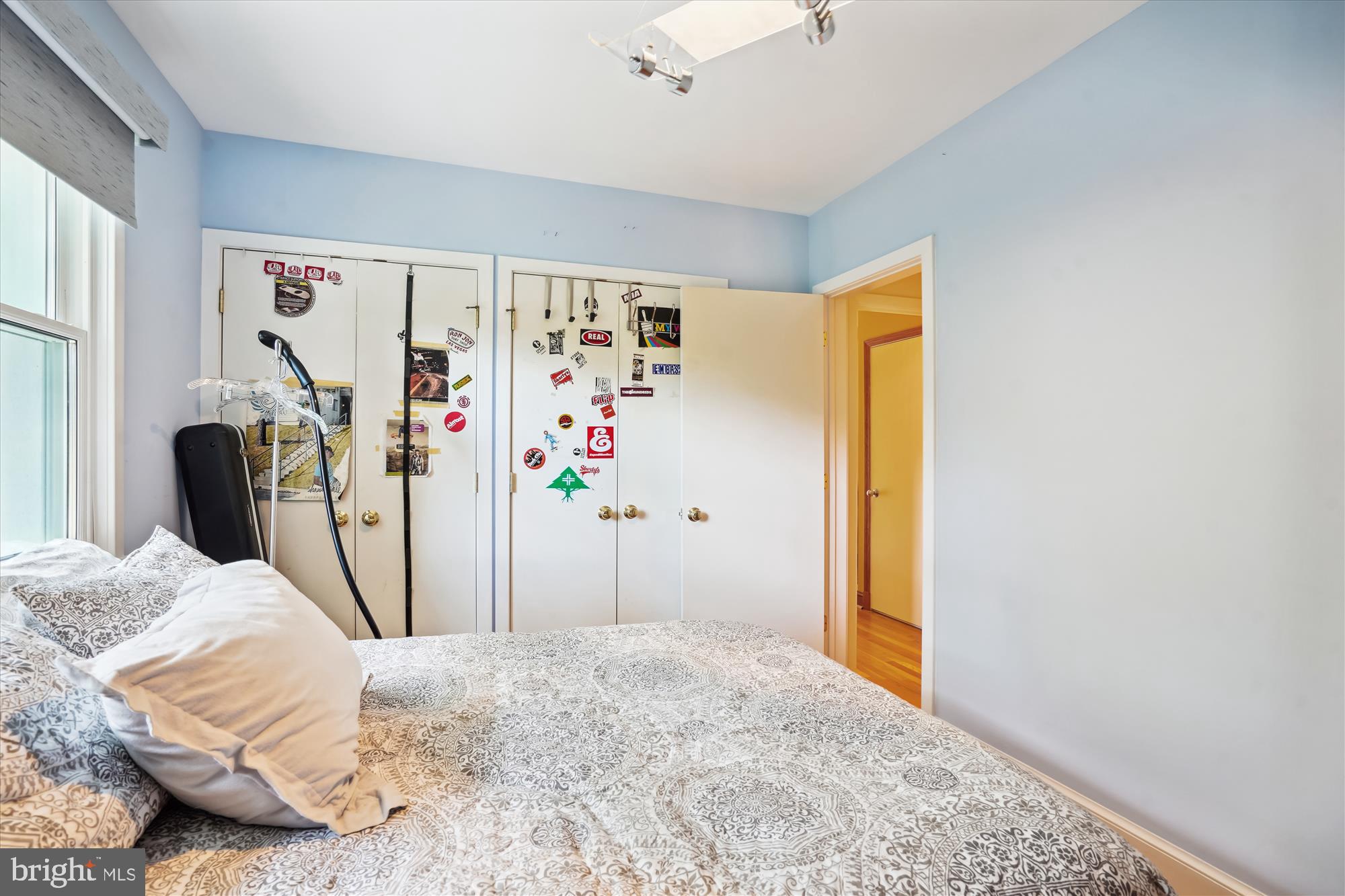 LAKE BARCROFT - Residential