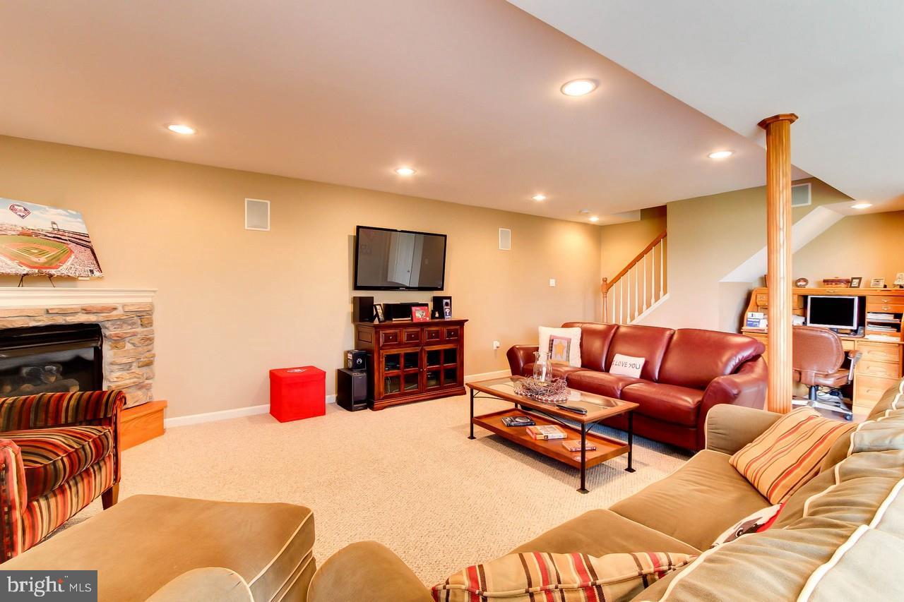 SHERMAN OAKS - Residential