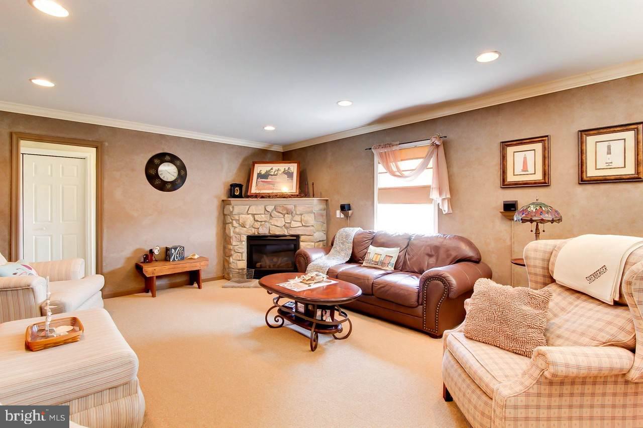 SHERMAN OAKS - Residential