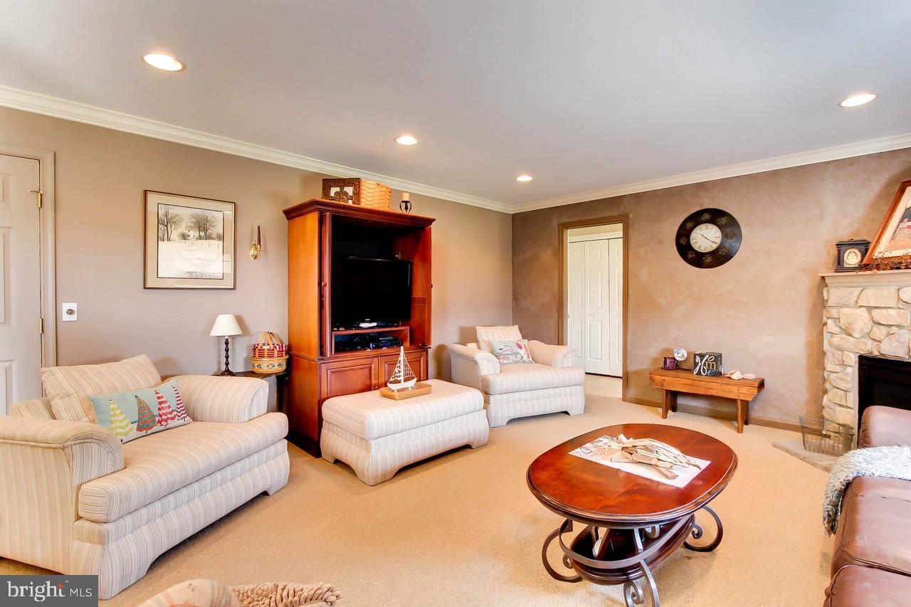 SHERMAN OAKS - Residential