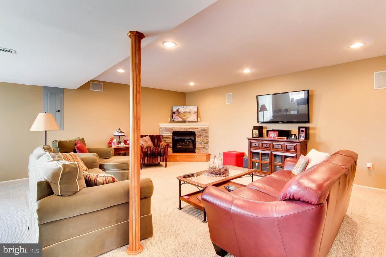 SHERMAN OAKS - Residential