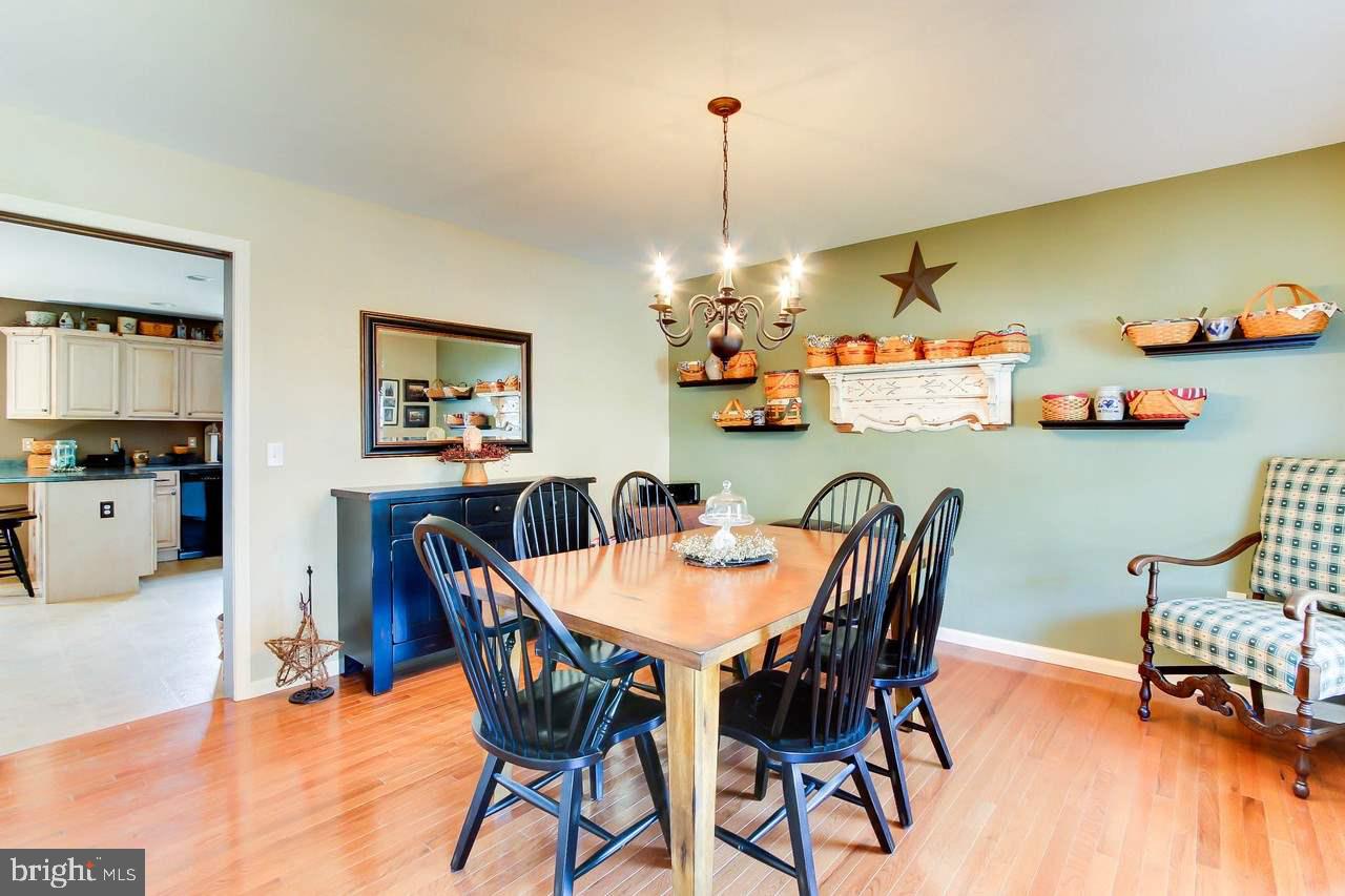 SHERMAN OAKS - Residential