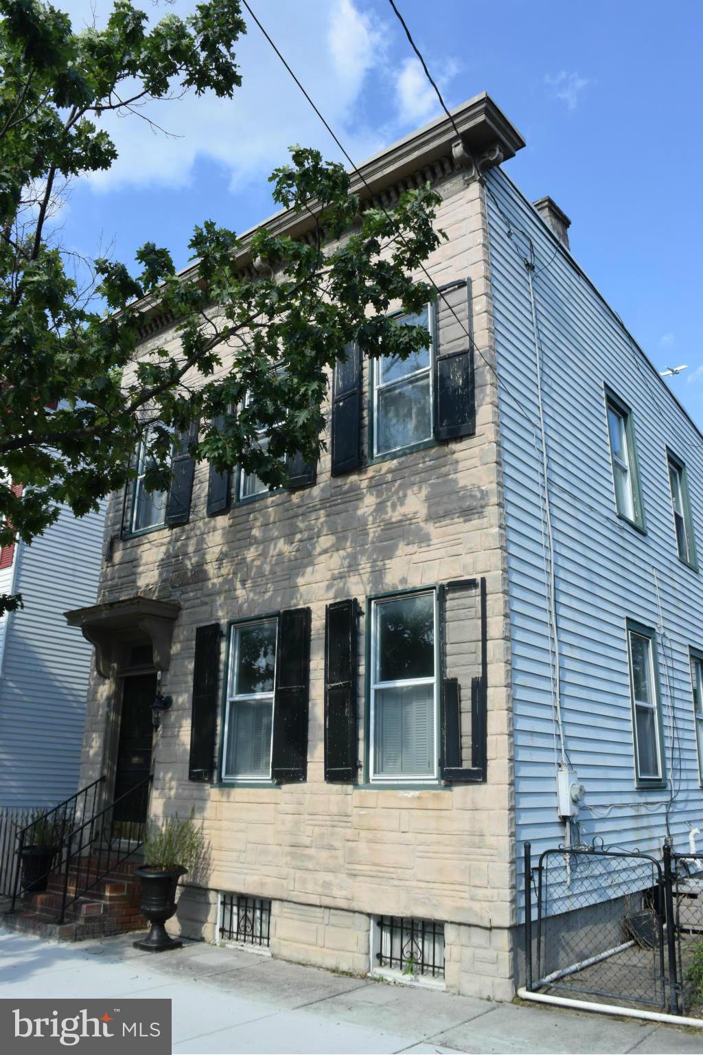 OLD TOWN - Residential Lease