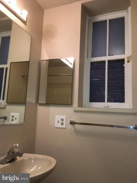 Philadelphia, Pennsylvania 19130, United States, 2 Bedrooms Bedrooms, ,2 BathroomsBathrooms,Residential,Contingent,89795