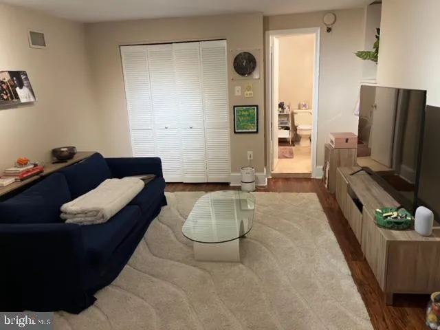 Philadelphia, Pennsylvania 19130, United States, 2 Bedrooms Bedrooms, ,2 BathroomsBathrooms,Residential,Contingent,89795