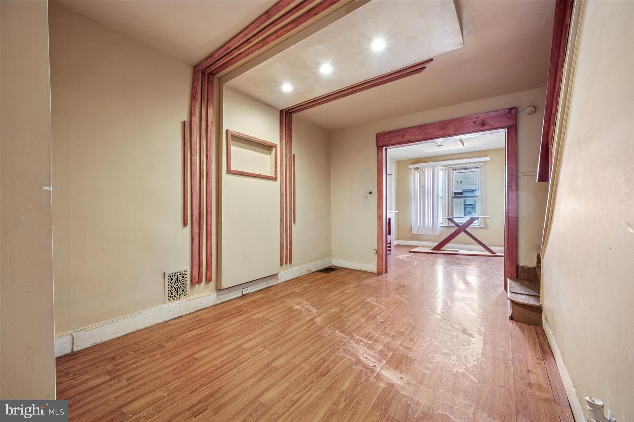 STRAWBERRY MANSION - Residential