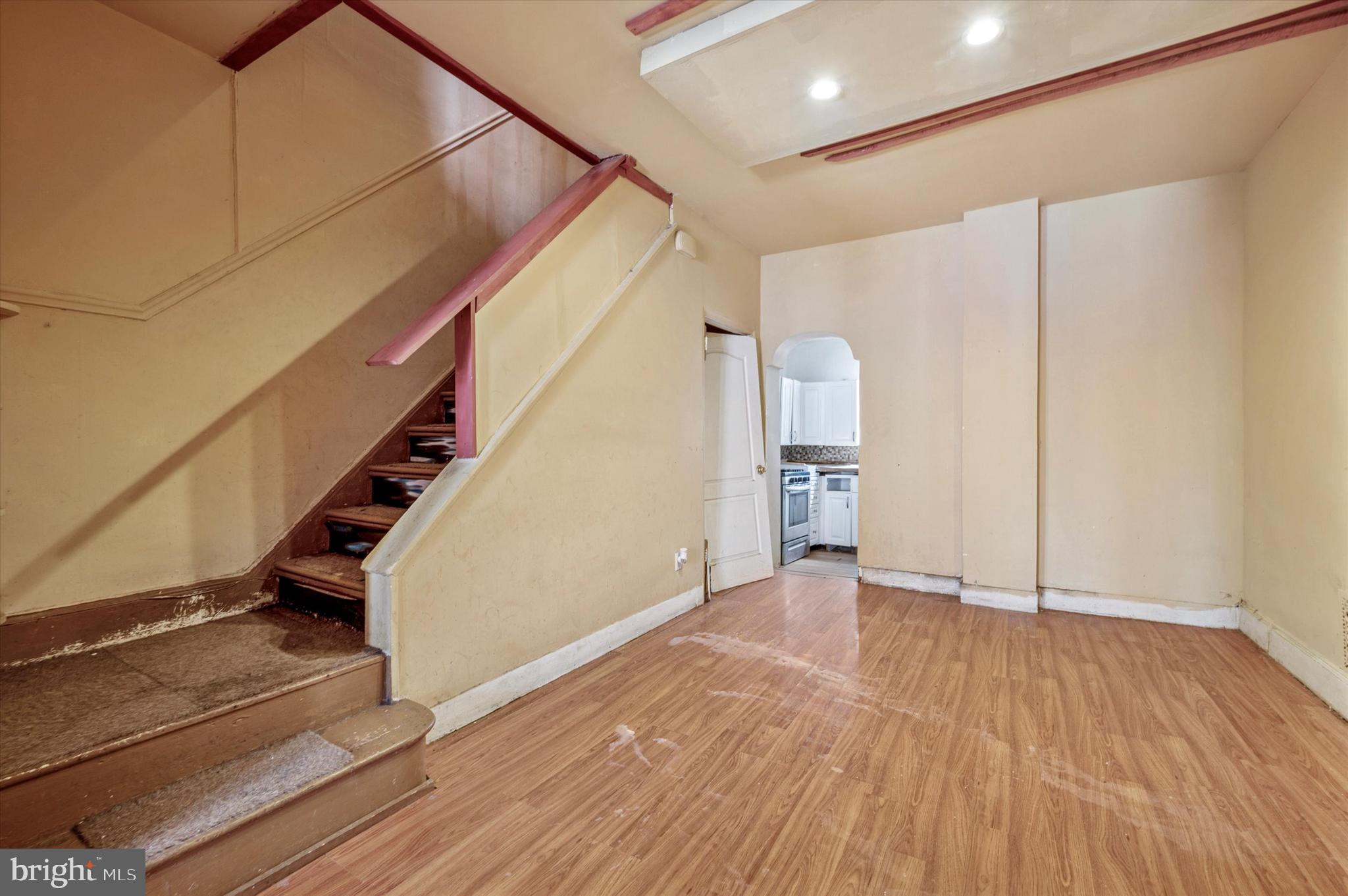 STRAWBERRY MANSION - Residential