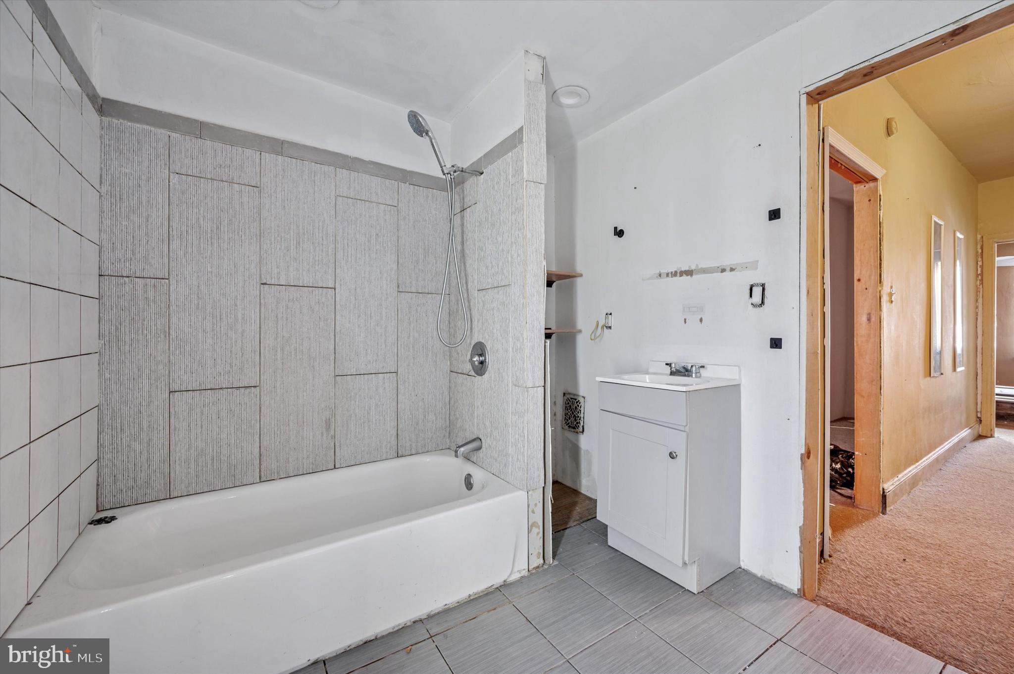 STRAWBERRY MANSION - Residential