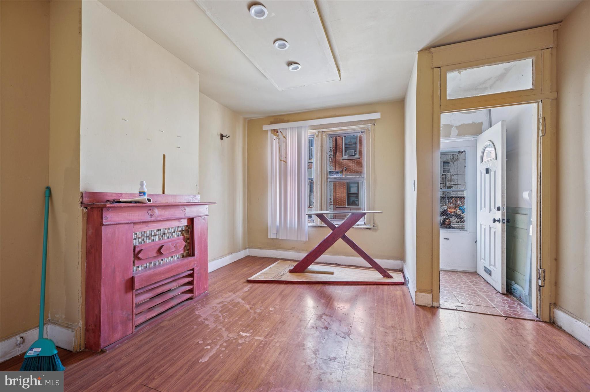 STRAWBERRY MANSION - Residential