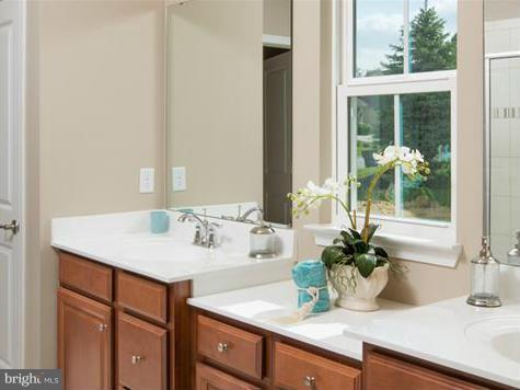 COLONIAL CHARLES - Residential