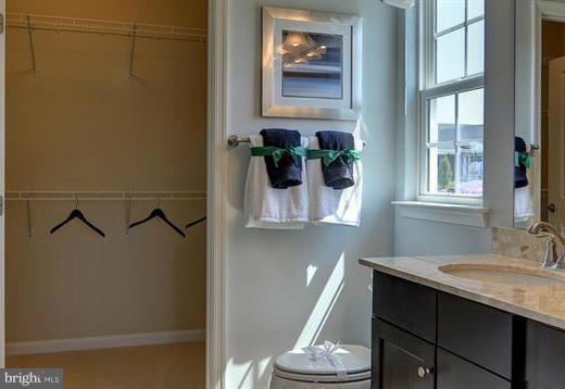 COLONIAL CHARLES - Residential