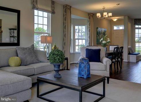 COLONIAL CHARLES - Residential