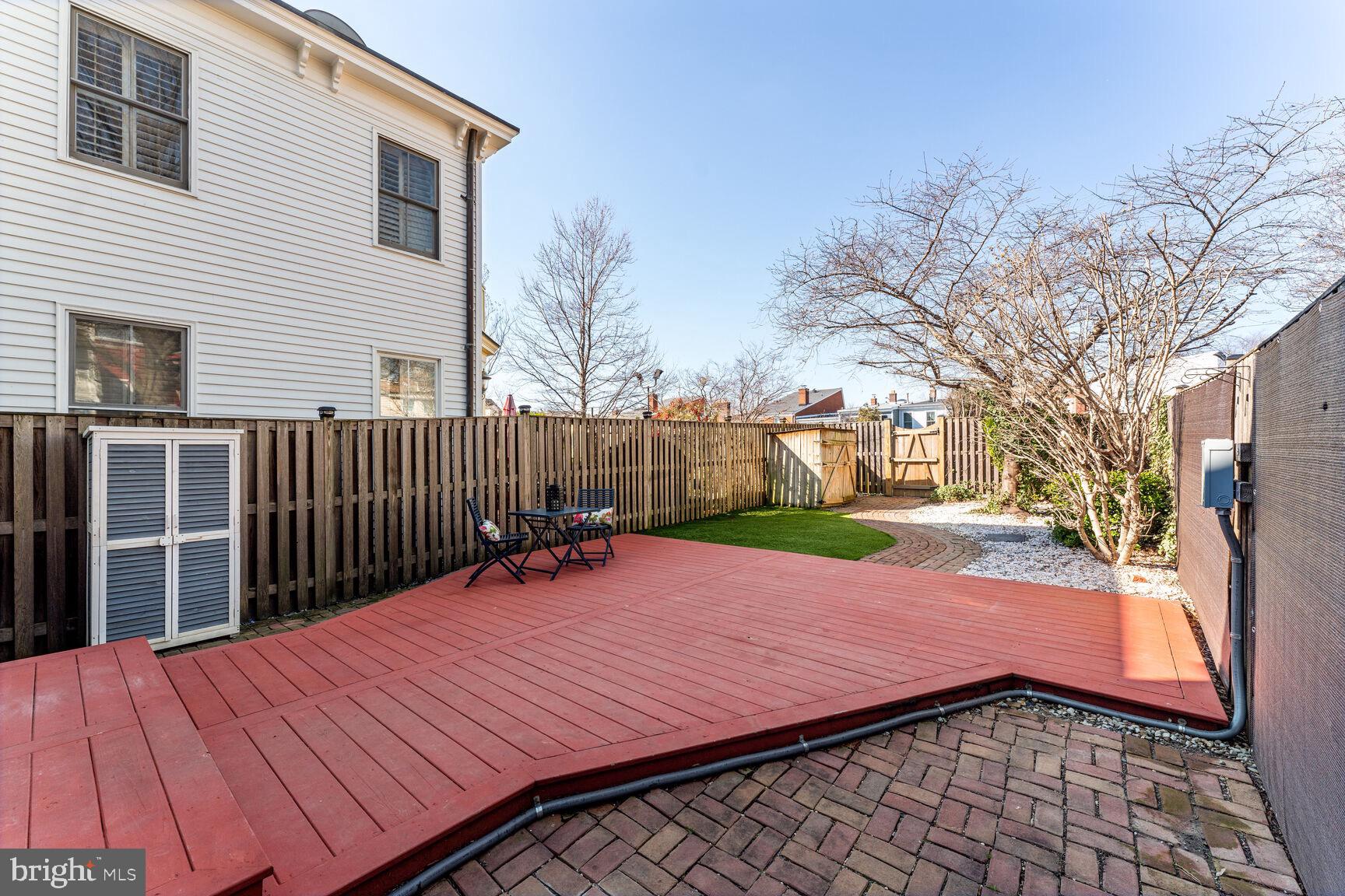 OLD TOWN ALEXANDRIA - Residential