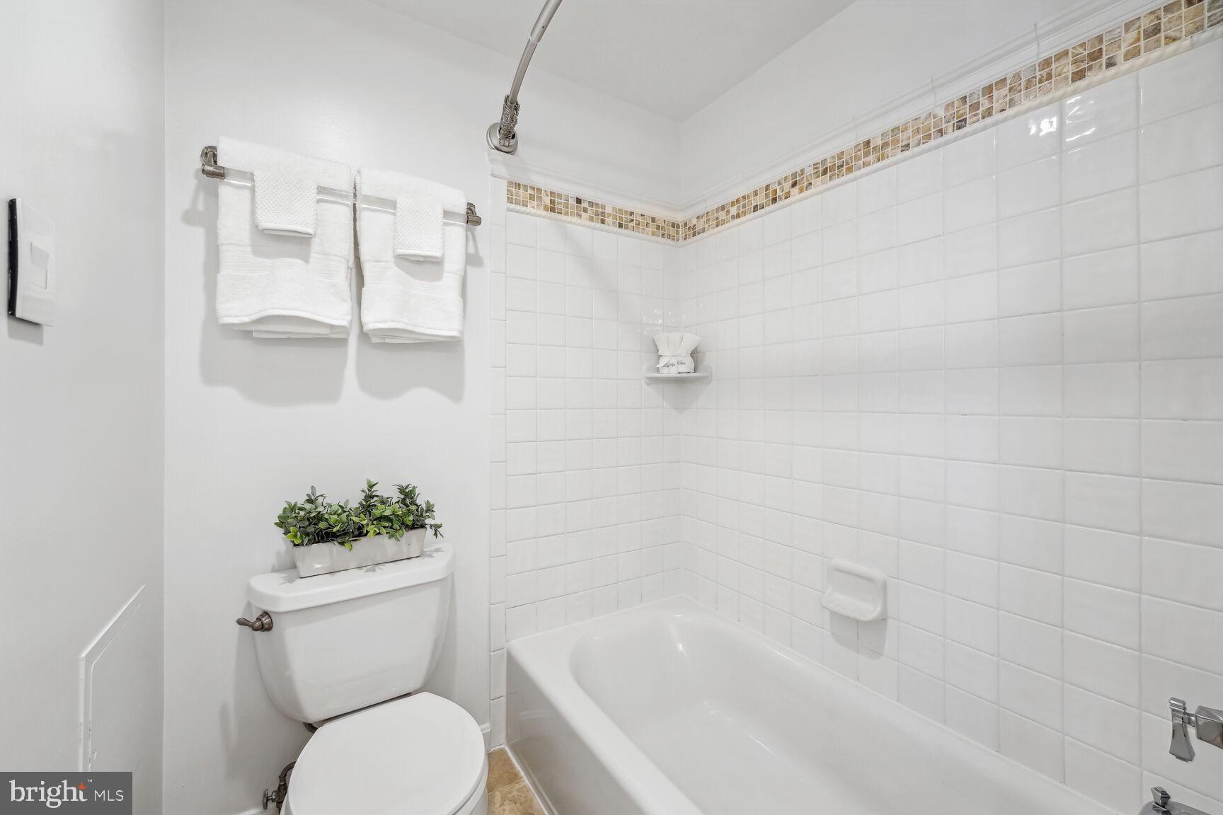 OLD TOWN ALEXANDRIA - Residential