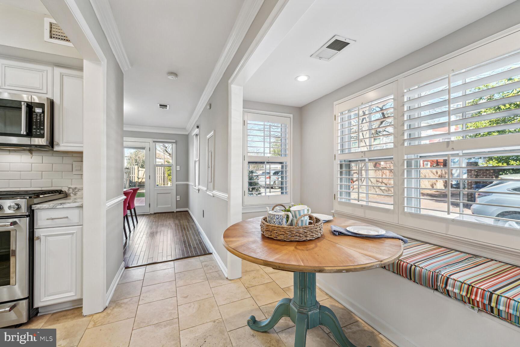 OLD TOWN ALEXANDRIA - Residential