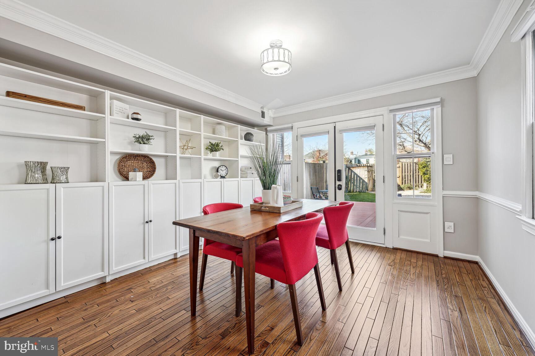 OLD TOWN ALEXANDRIA - Residential