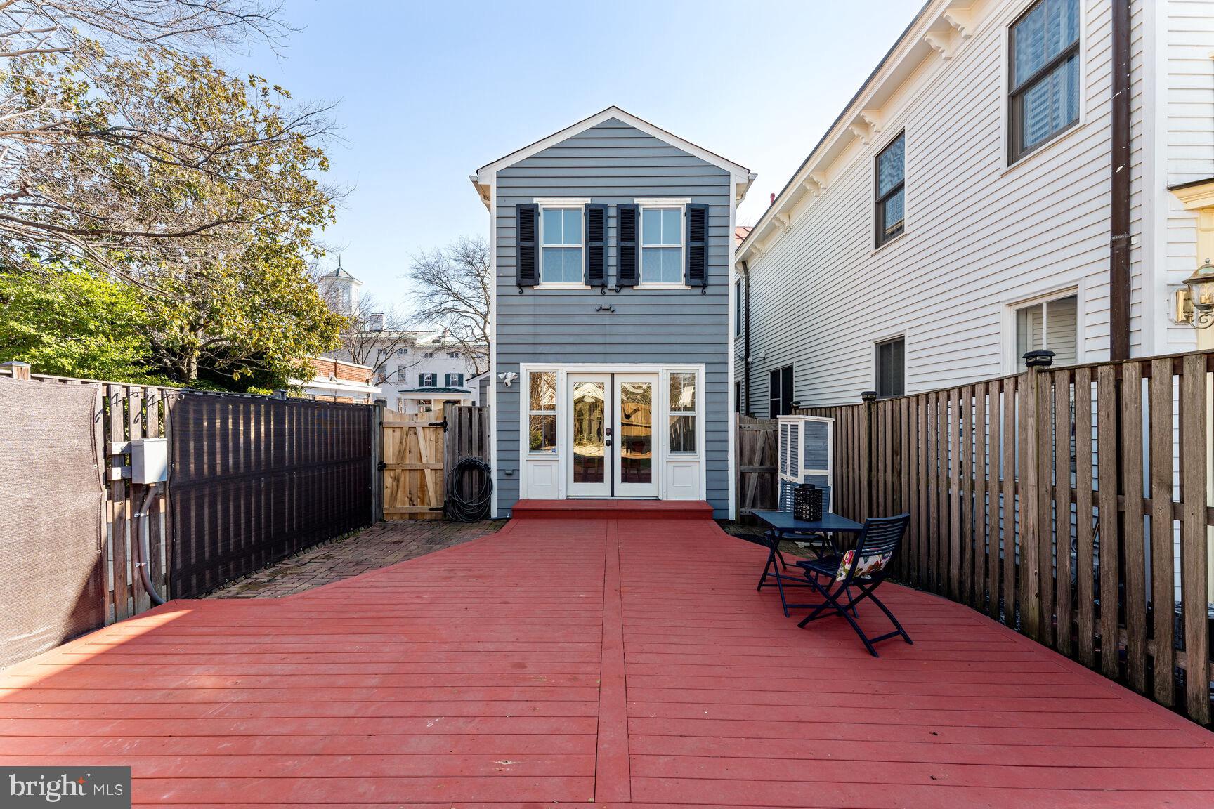 OLD TOWN ALEXANDRIA - Residential