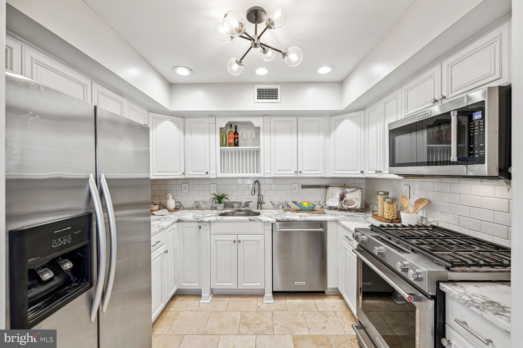 OLD TOWN ALEXANDRIA - Residential