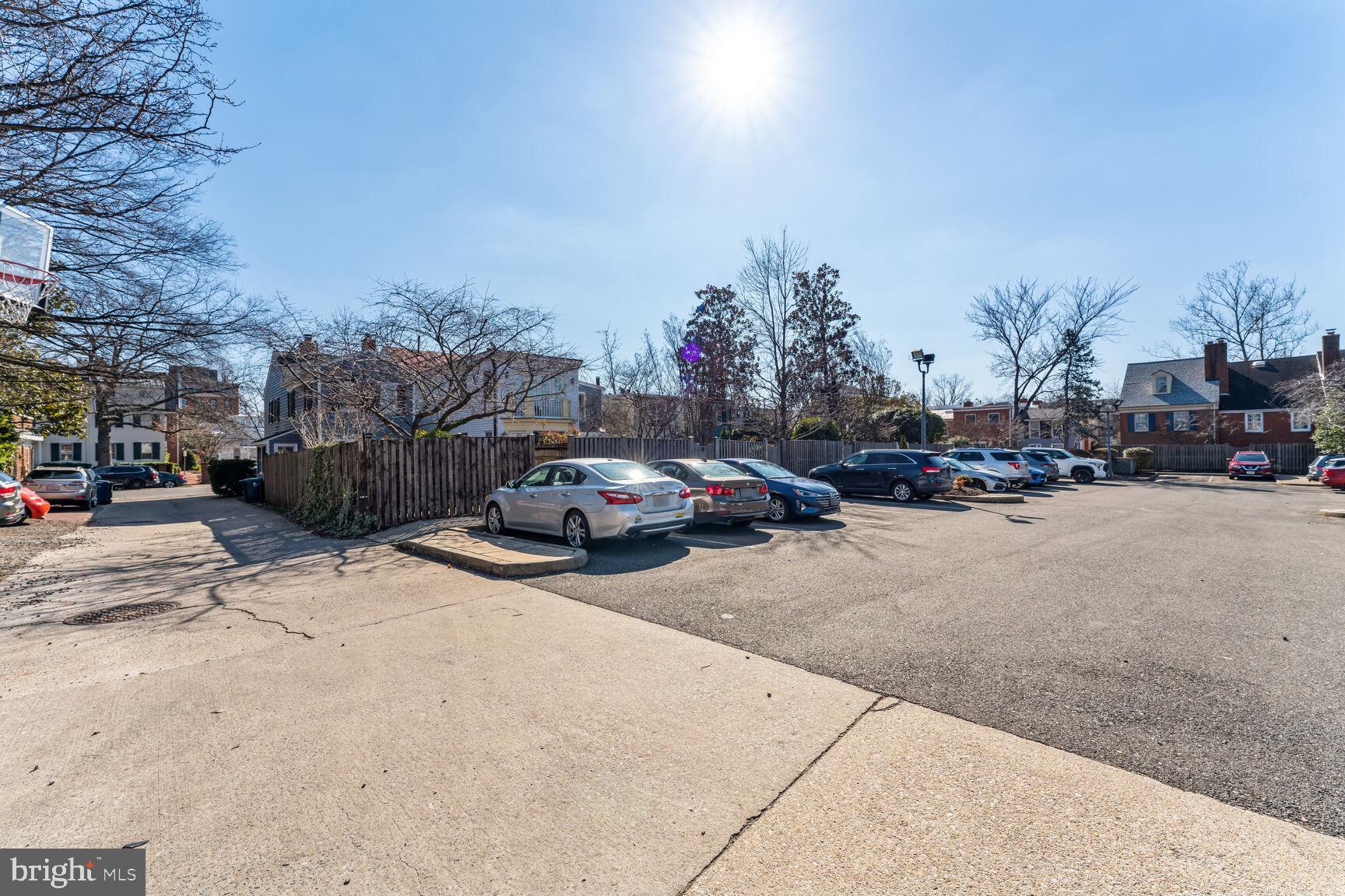 OLD TOWN ALEXANDRIA - Residential