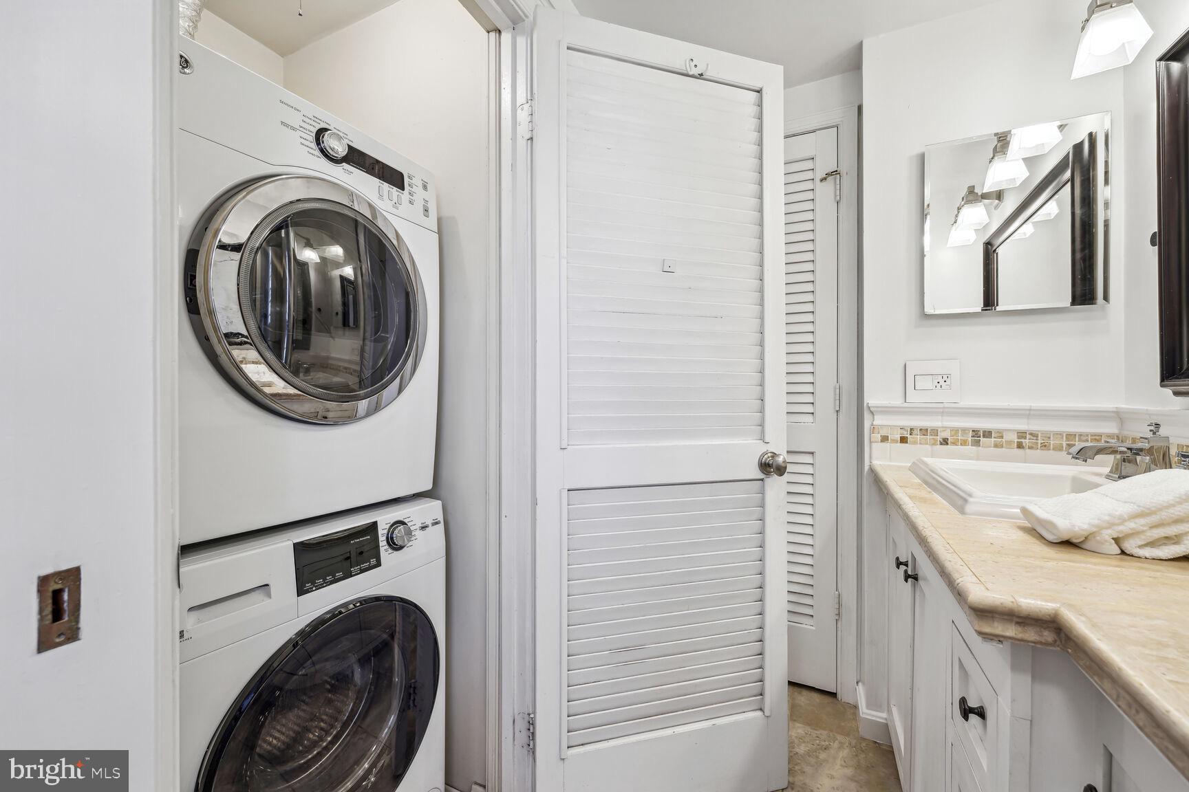 OLD TOWN ALEXANDRIA - Residential