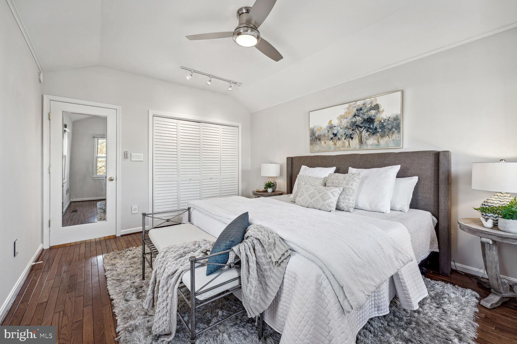 OLD TOWN ALEXANDRIA - Residential