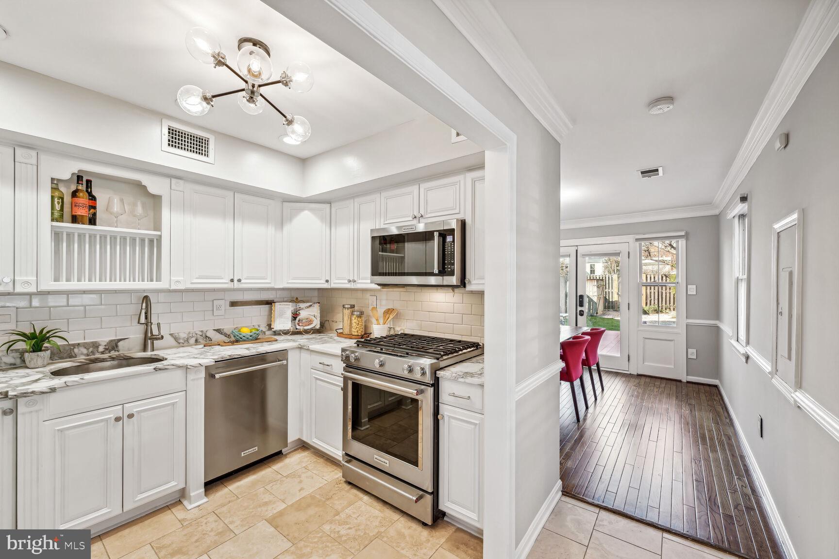 OLD TOWN ALEXANDRIA - Residential