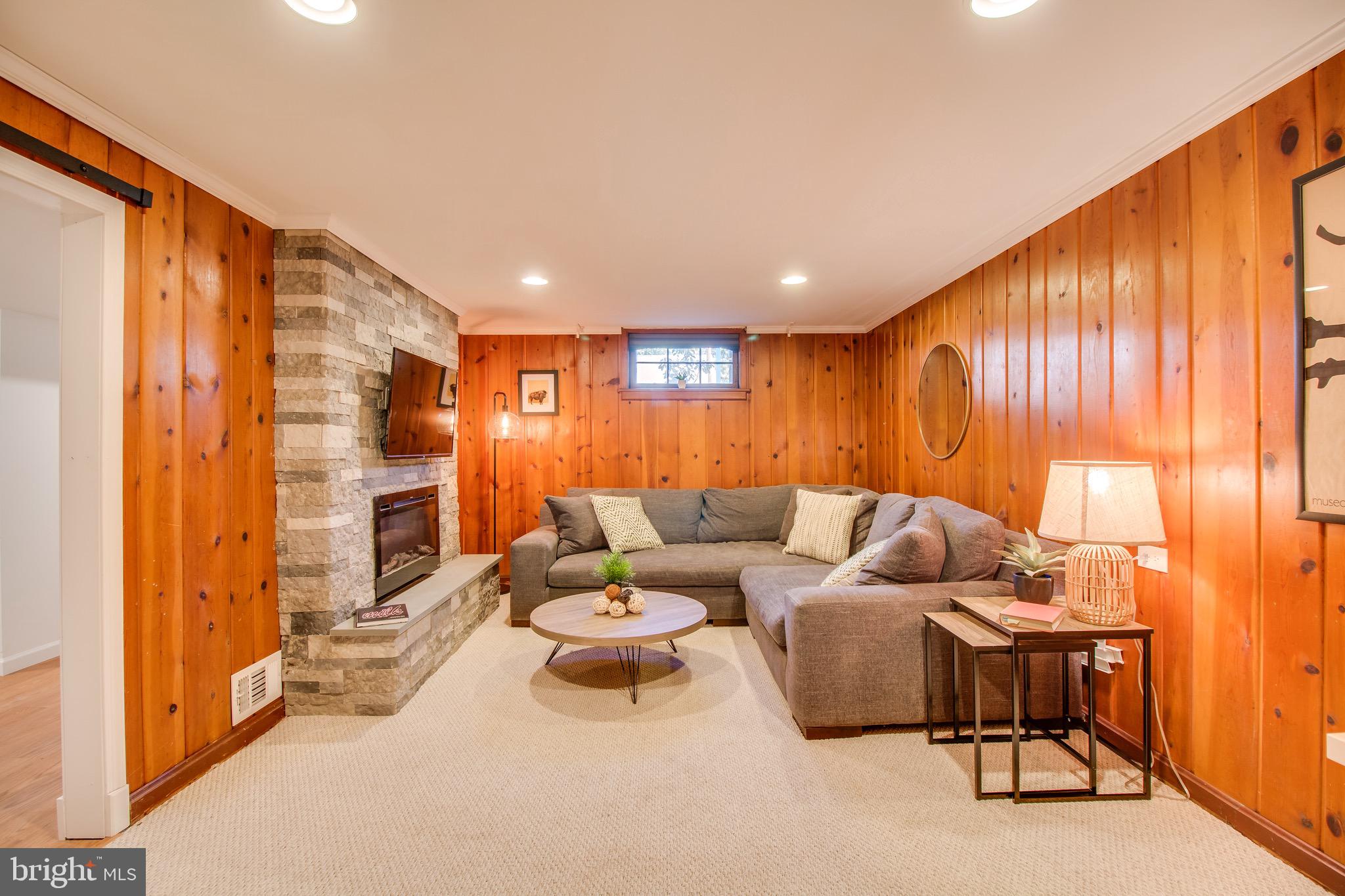 ARLINGTON FOREST - Residential